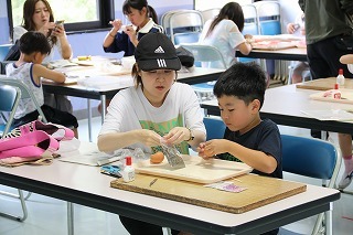 エッグポマンダーづくりの様子です。